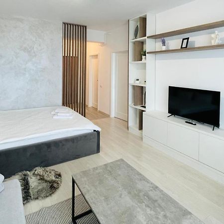Q Royal Apartment - Palas Center Ιάσιο Εξωτερικό φωτογραφία