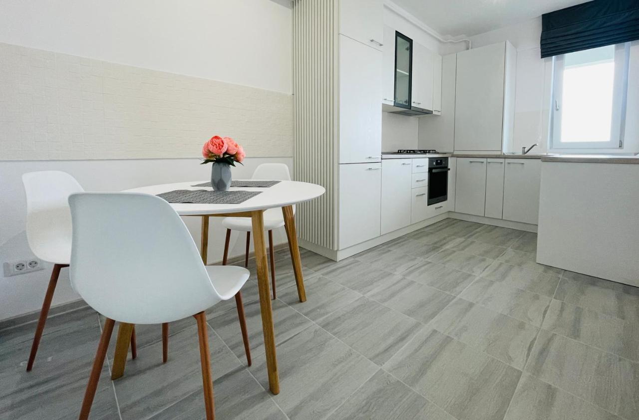 Q Royal Apartment - Palas Center Ιάσιο Εξωτερικό φωτογραφία